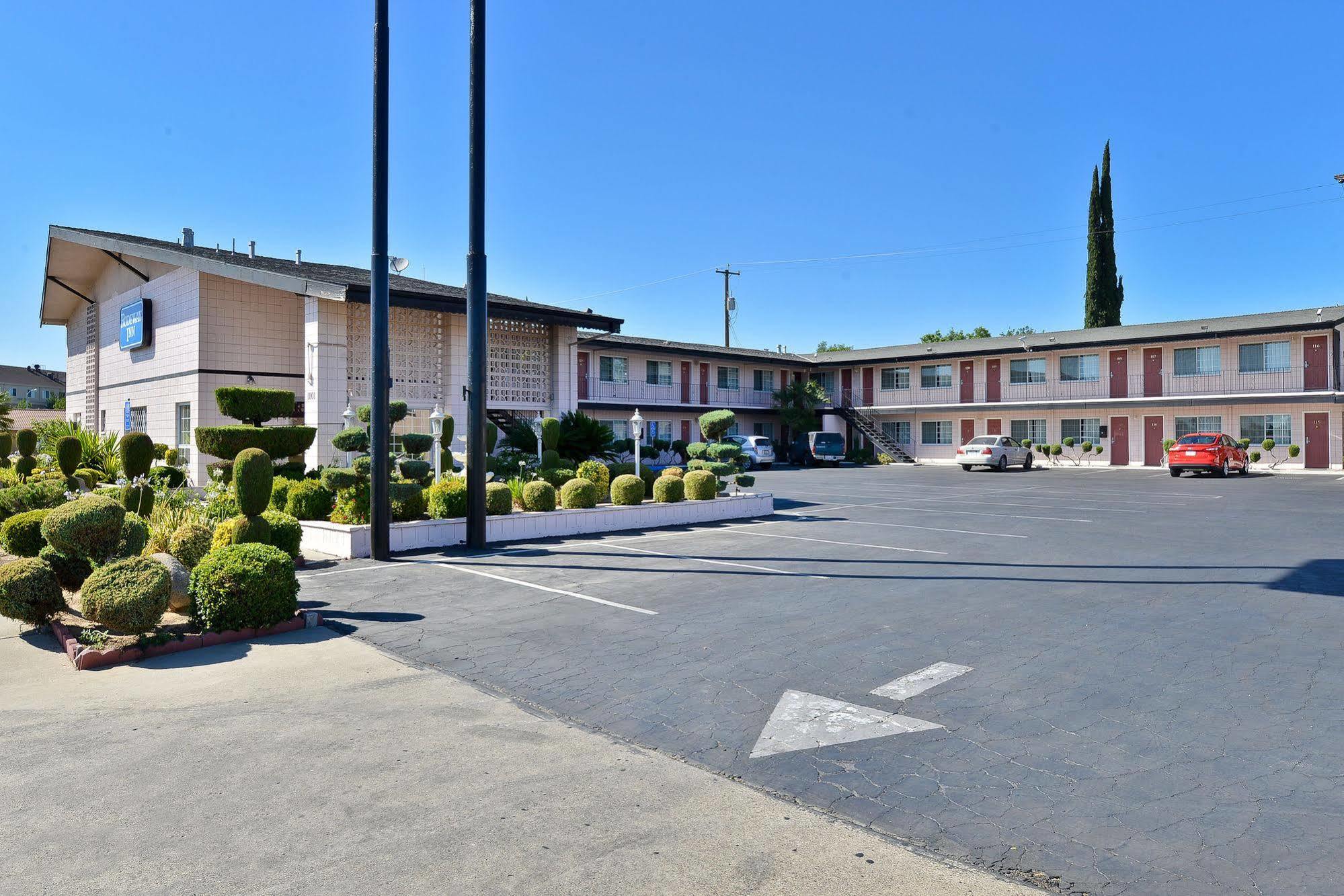 Rodeway Inn Near University-Gateway To Yosemite Merced Exterior foto